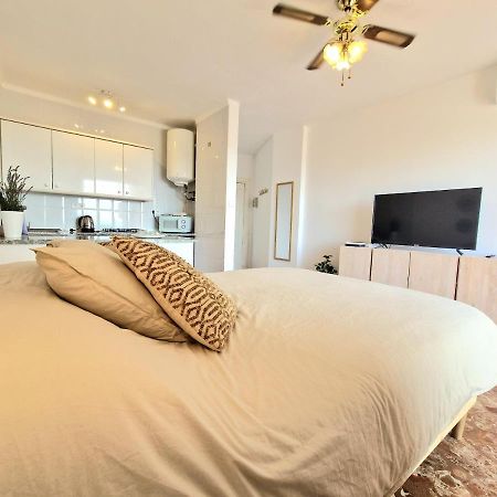 Aa Guest - The Golden Sea Views Eco Apartment เบนัลมาเดนา ภายนอก รูปภาพ