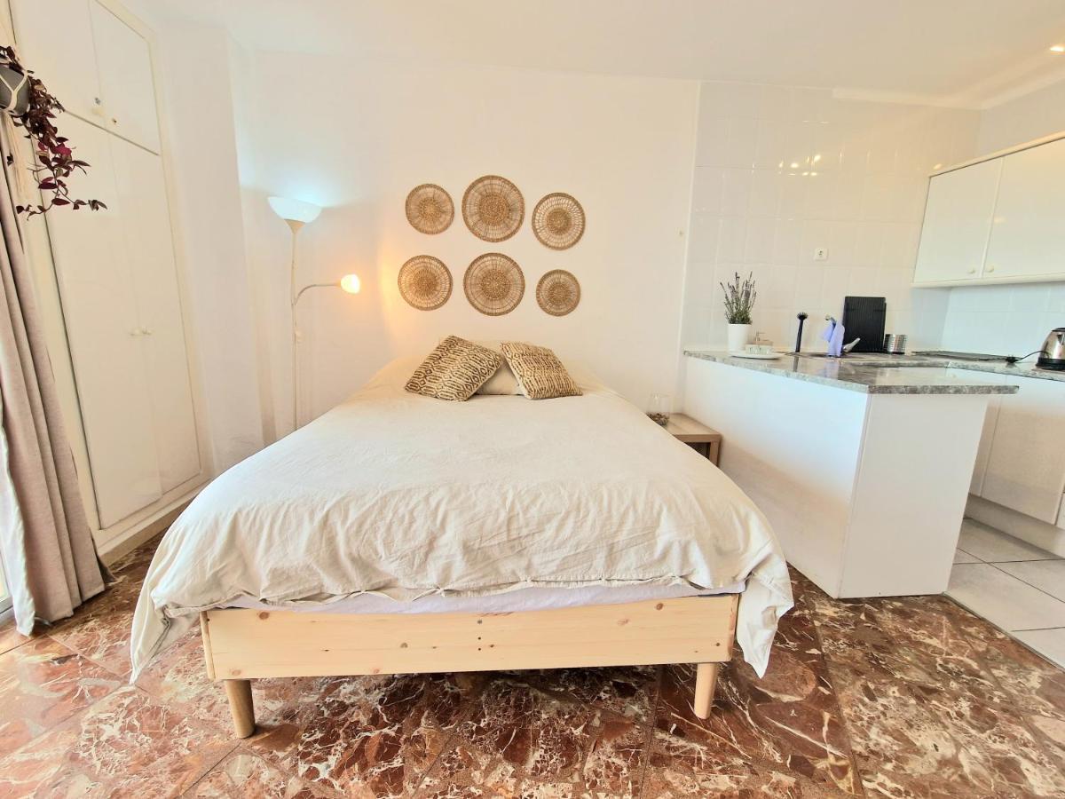 Aa Guest - The Golden Sea Views Eco Apartment เบนัลมาเดนา ภายนอก รูปภาพ