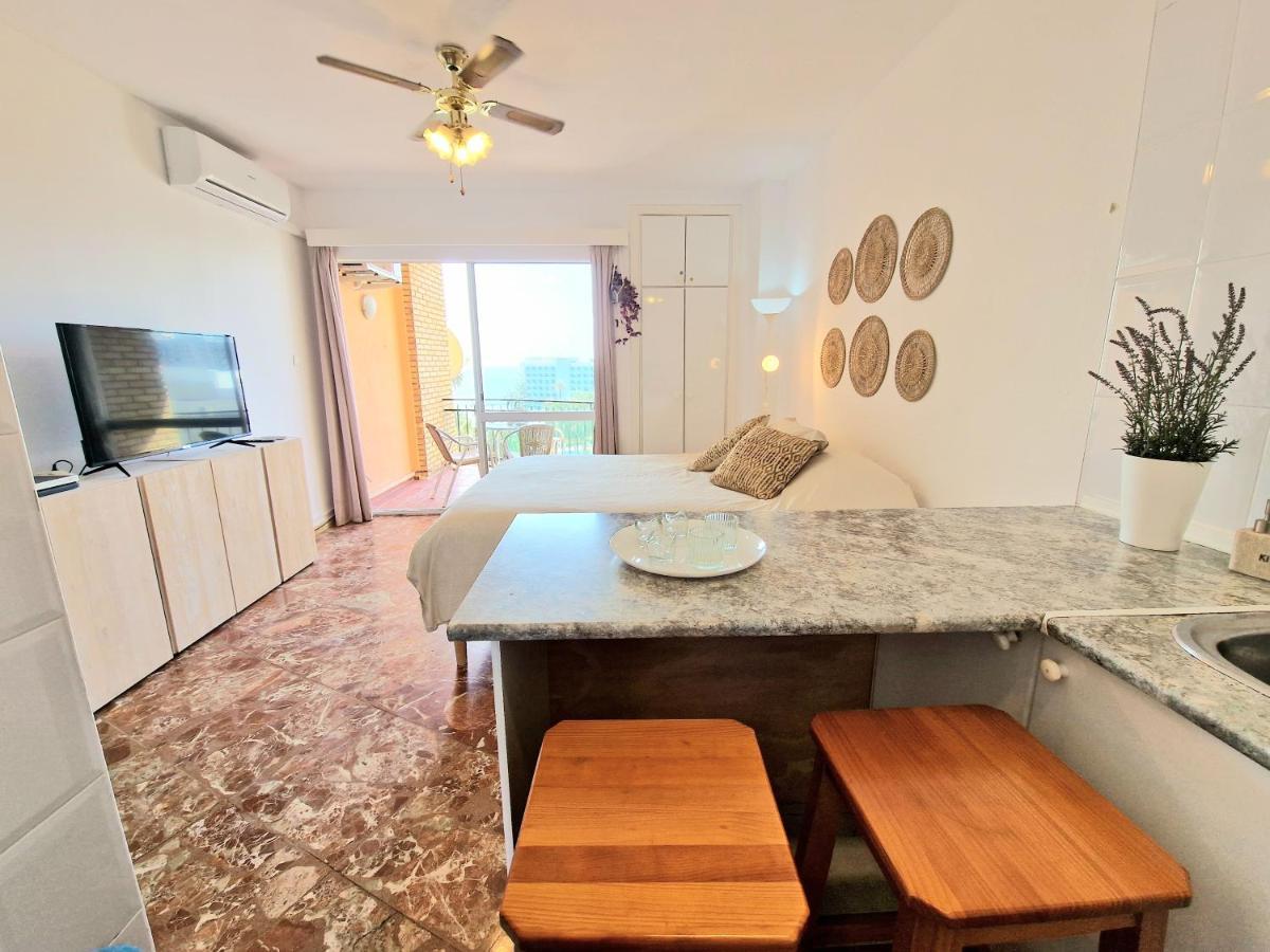 Aa Guest - The Golden Sea Views Eco Apartment เบนัลมาเดนา ภายนอก รูปภาพ