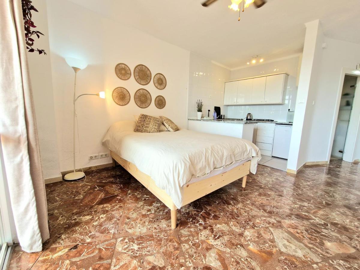 Aa Guest - The Golden Sea Views Eco Apartment เบนัลมาเดนา ภายนอก รูปภาพ
